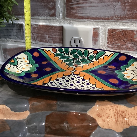 Talavara Style Mexican Art Pottery - Artist Signed - Lead Free Serving Plate - Picture 8 of 8